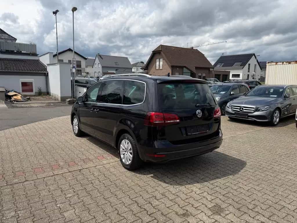 Volkswagen Sharan 1.4 Tsi 7-SITZER Navi Kamera Sitzhz ACC 07/2019-photo-2