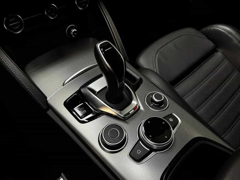 Alfa Romeo Stelvio 2.2 JTDM KAT Veloce Q4 Metallic 05/2024-photo-16