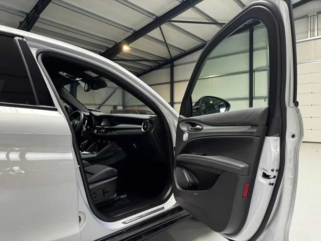 Alfa Romeo Stelvio 2.2 JTDM KAT Veloce Q4 Metallic 05/2024-photo-17