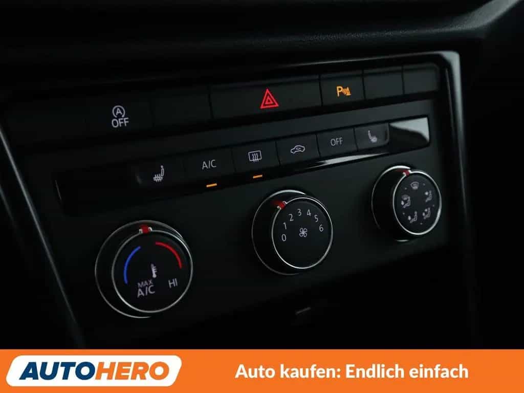 Volkswagen T-Roc 1.5 TSI ACT Aut.*PDC*SHZ*KLIMA* 12/2018-photo-21