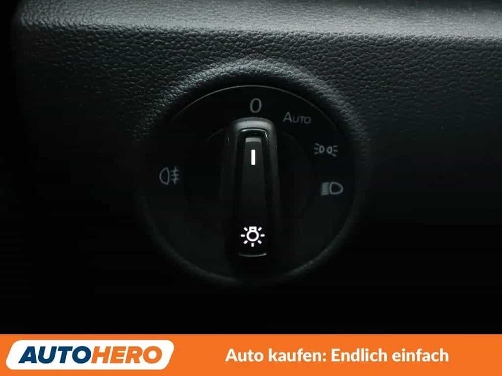 Volkswagen T-Roc 1.5 TSI ACT Aut.*PDC*SHZ*KLIMA* 12/2018-photo-24