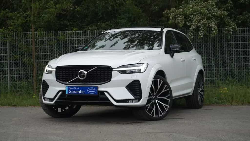 Volvo XC60 B5 Plus Dark Pano/360°/AHK/PilotAss/Massage 05/2022-photo-0