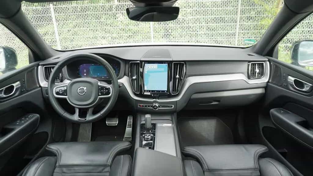 Volvo XC60 B5 Plus Dark Pano/360°/AHK/PilotAss/Massage 05/2022-photo-10