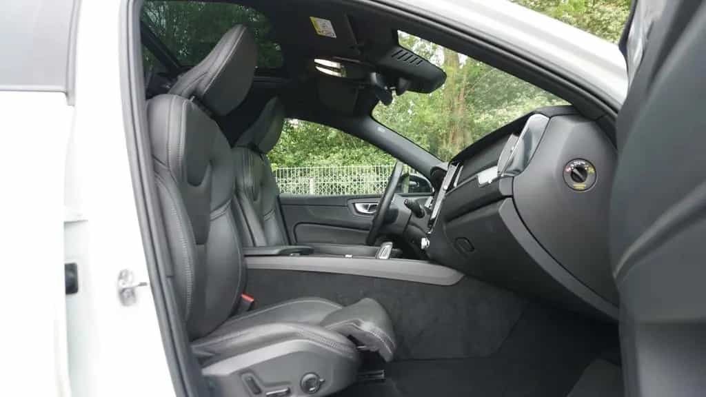 Volvo XC60 B5 Plus Dark Pano/360°/AHK/PilotAss/Massage 05/2022-photo-13