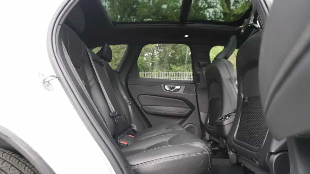 Volvo XC60 B5 Plus Dark Pano/360°/AHK/PilotAss/Massage 05/2022-photo-14