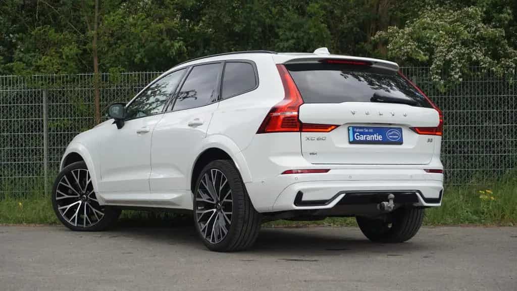 Volvo XC60 B5 Plus Dark Pano/360°/AHK/PilotAss/Massage 05/2022-photo-2