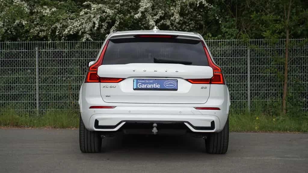 Volvo XC60 B5 Plus Dark Pano/360°/AHK/PilotAss/Massage 05/2022-photo-3