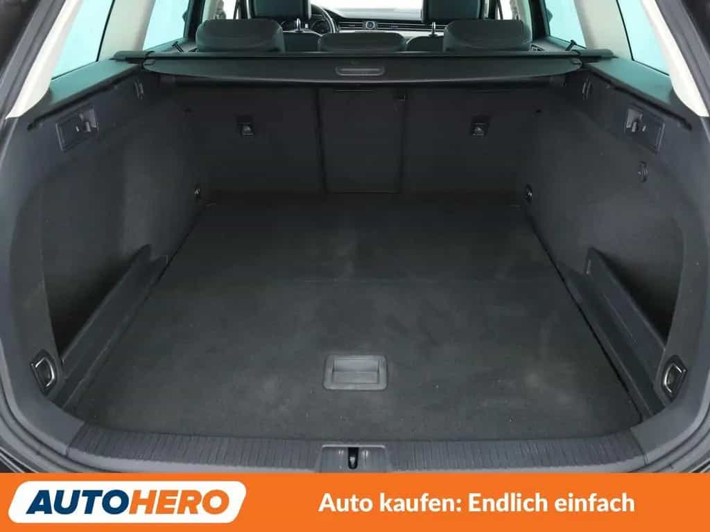 Volkswagen Passat 1.4 TSI ACT Highline BMT Aut.*NAVI*LED* 10/2017-photo-17
