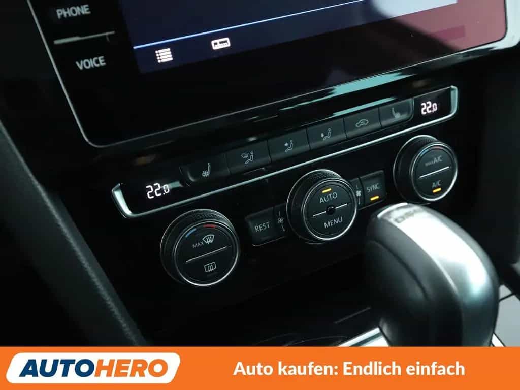 Volkswagen Passat 1.4 TSI ACT Highline BMT Aut.*NAVI*LED* 10/2017-photo-21