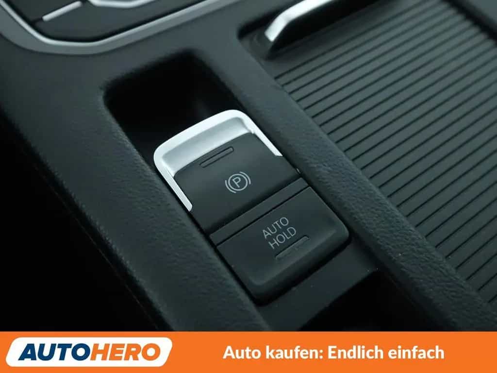 Volkswagen Passat 1.4 TSI ACT Highline BMT Aut.*NAVI*LED* 10/2017-photo-24