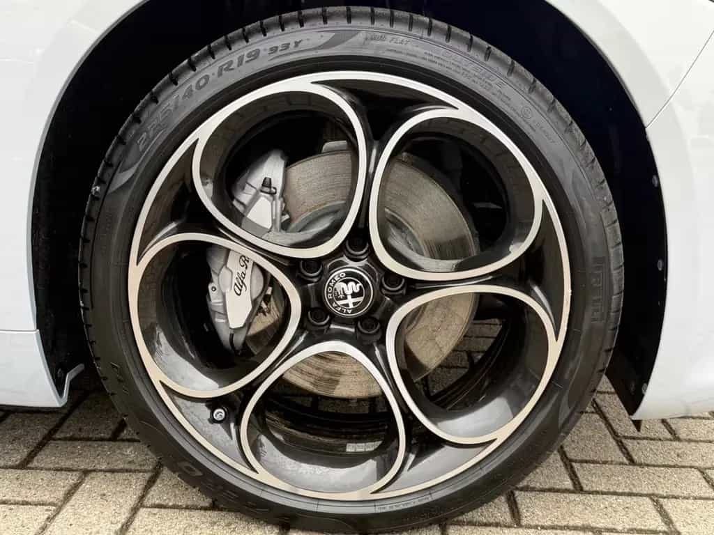 Alfa Romeo Giulia Ti Q4*Bi-XENON*NAVI*R-KAMERA* 09/2022-photo-15