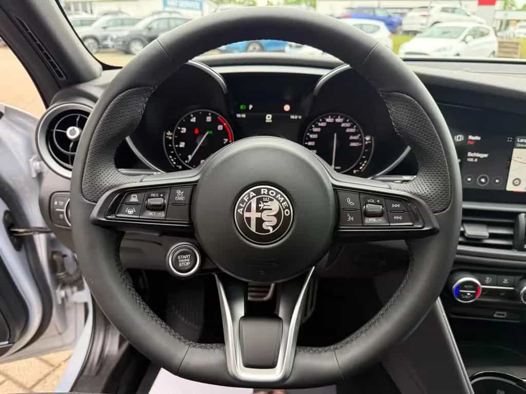 Alfa Romeo Giulia Ti Q4*Bi-XENON*NAVI*R-KAMERA* 09/2022-photo-18