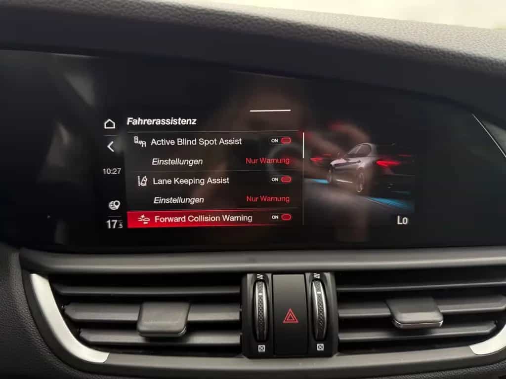Alfa Romeo Giulia Ti Q4*Bi-XENON*NAVI*R-KAMERA* 09/2022-photo-23