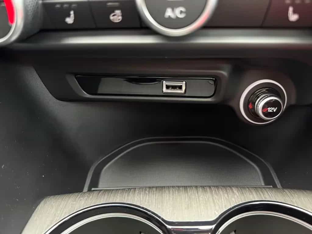 Alfa Romeo Giulia Ti Q4*Bi-XENON*NAVI*R-KAMERA* 09/2022-photo-26