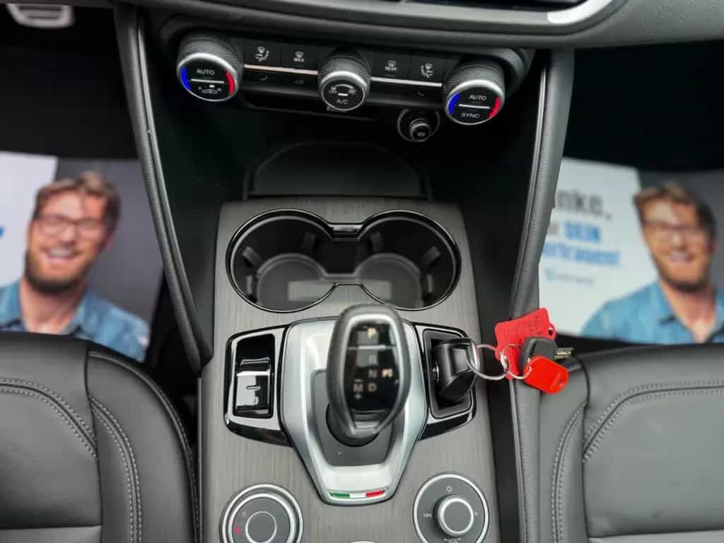 Alfa Romeo Giulia Ti Q4*Bi-XENON*NAVI*R-KAMERA* 09/2022-photo-27