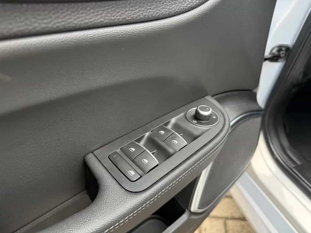 Alfa Romeo Giulia Ti Q4*Bi-XENON*NAVI*R-KAMERA* 09/2022-photo-32