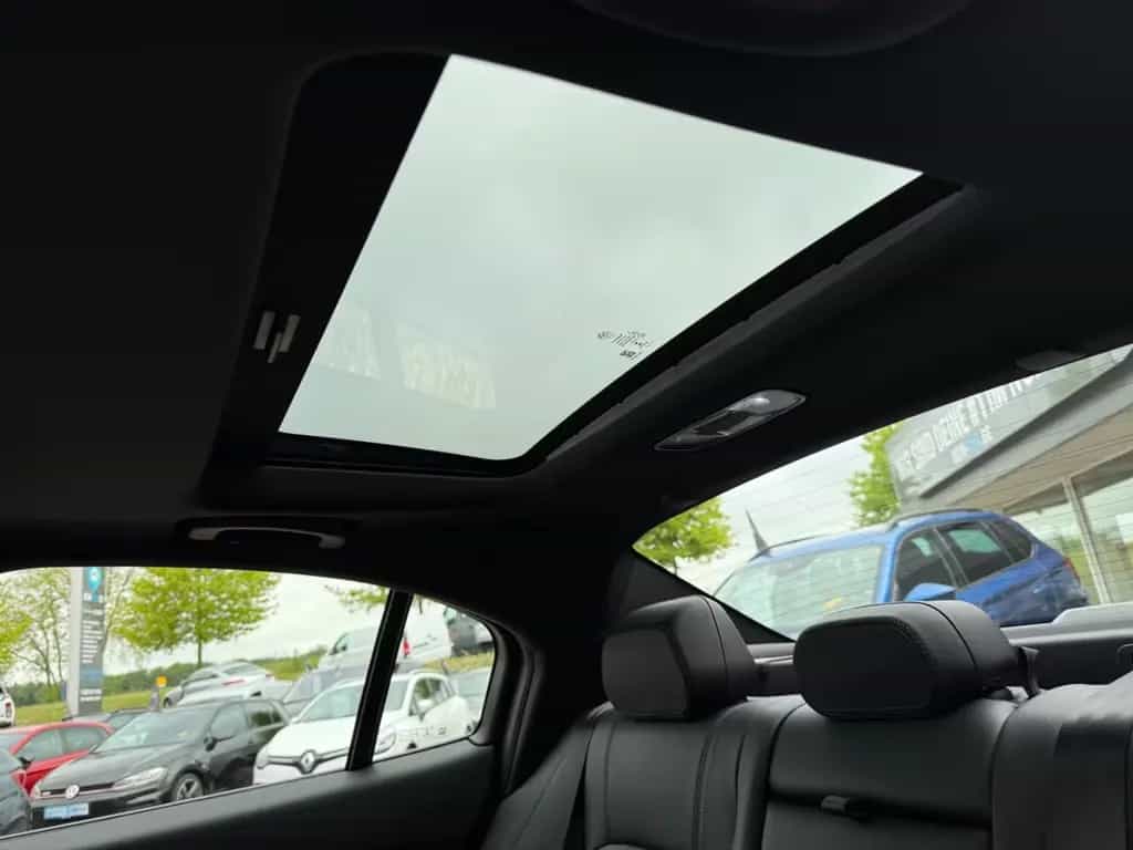 Alfa Romeo Giulia Ti Q4*Bi-XENON*NAVI*R-KAMERA* 09/2022-photo-35