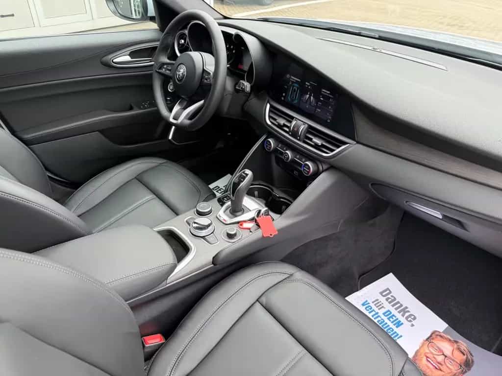 Alfa Romeo Giulia Ti Q4*Bi-XENON*NAVI*R-KAMERA* 09/2022-photo-38