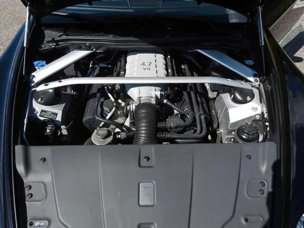 Aston Martin V8 Vantage 08/2016-photo-10