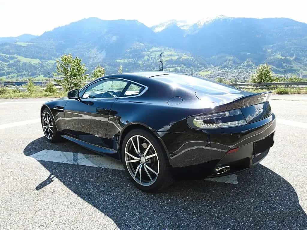 Aston Martin V8 Vantage 08/2016-photo-3
