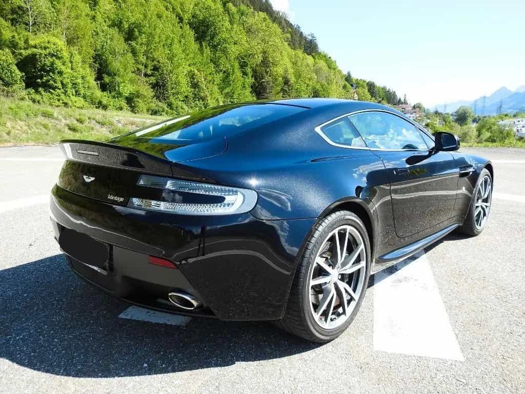 Aston Martin V8 Vantage 08/2016-photo-4