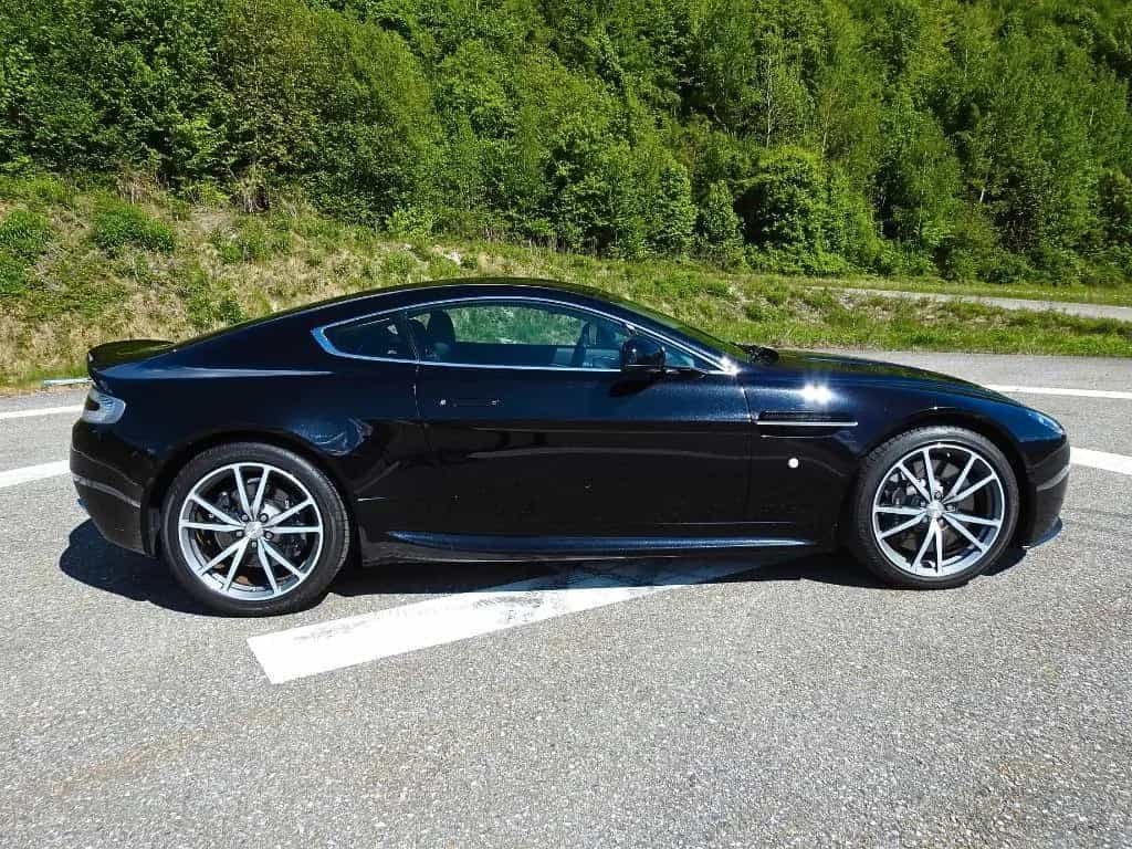 Aston Martin V8 Vantage 08/2016-photo-5
