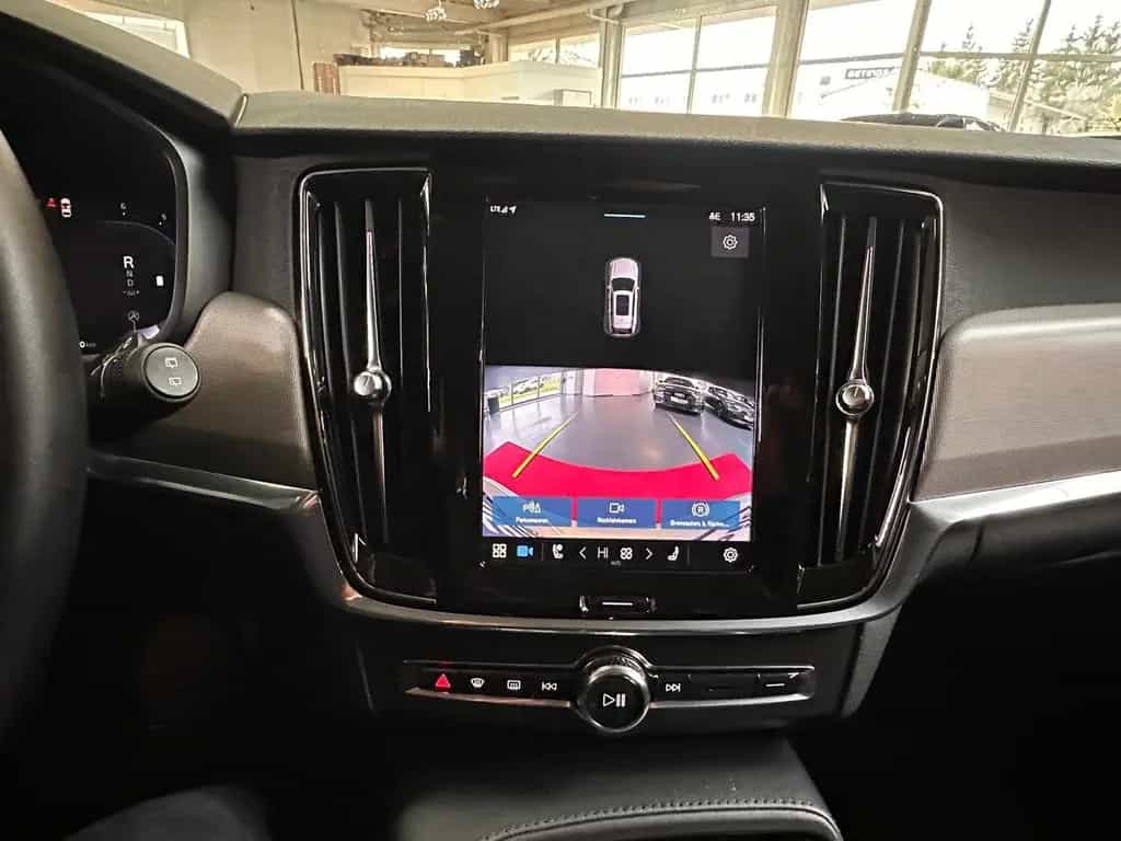 Volvo V90 2.0 B4 AWD CORE/ACC/RFK/LED 02/2023-photo-11