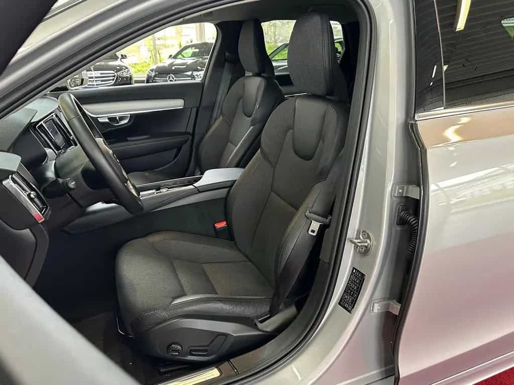 Volvo V90 2.0 B4 AWD CORE/ACC/RFK/LED 02/2023-photo-16