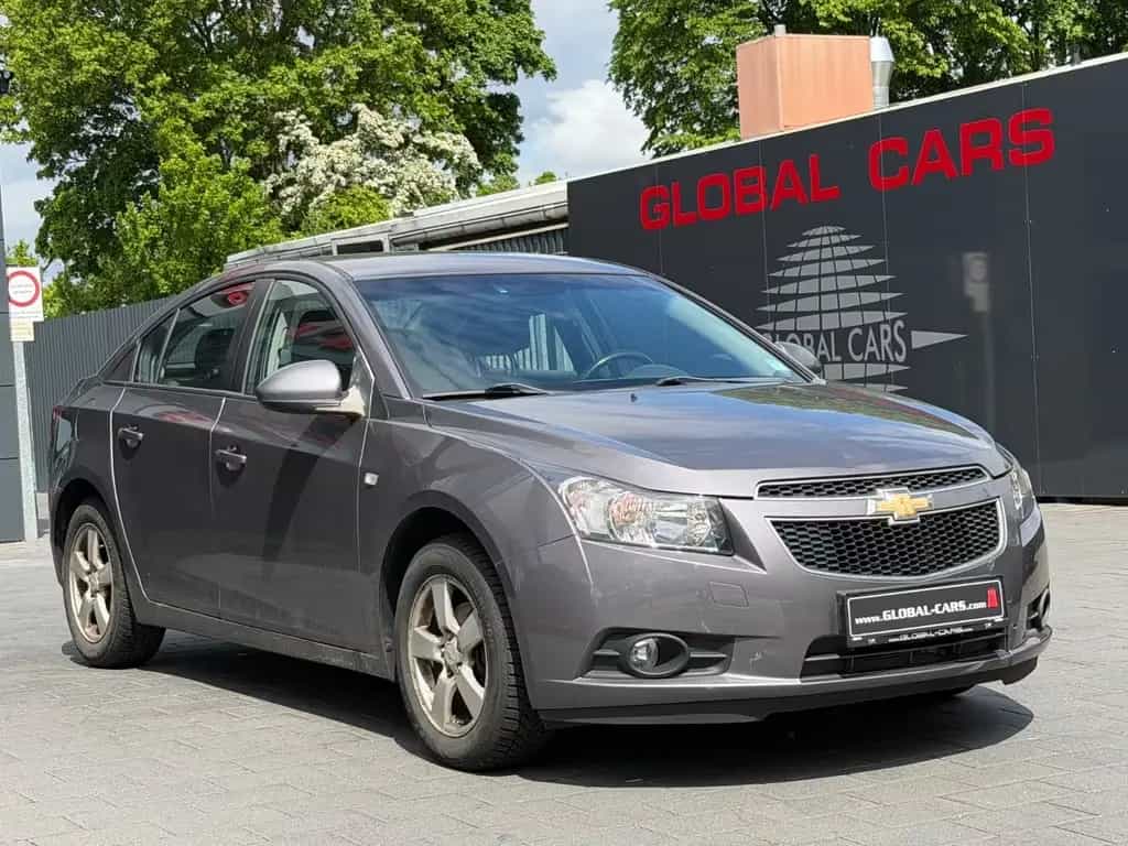 Chevrolet Cruze LT 1.6i*KLIMA*CD*ALUFELGEN*2. HAND*TÜV 02/2012-photo-0
