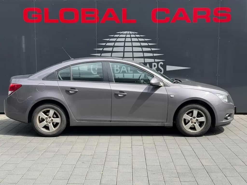 Chevrolet Cruze LT 1.6i*KLIMA*CD*ALUFELGEN*2. HAND*TÜV 02/2012-photo-14