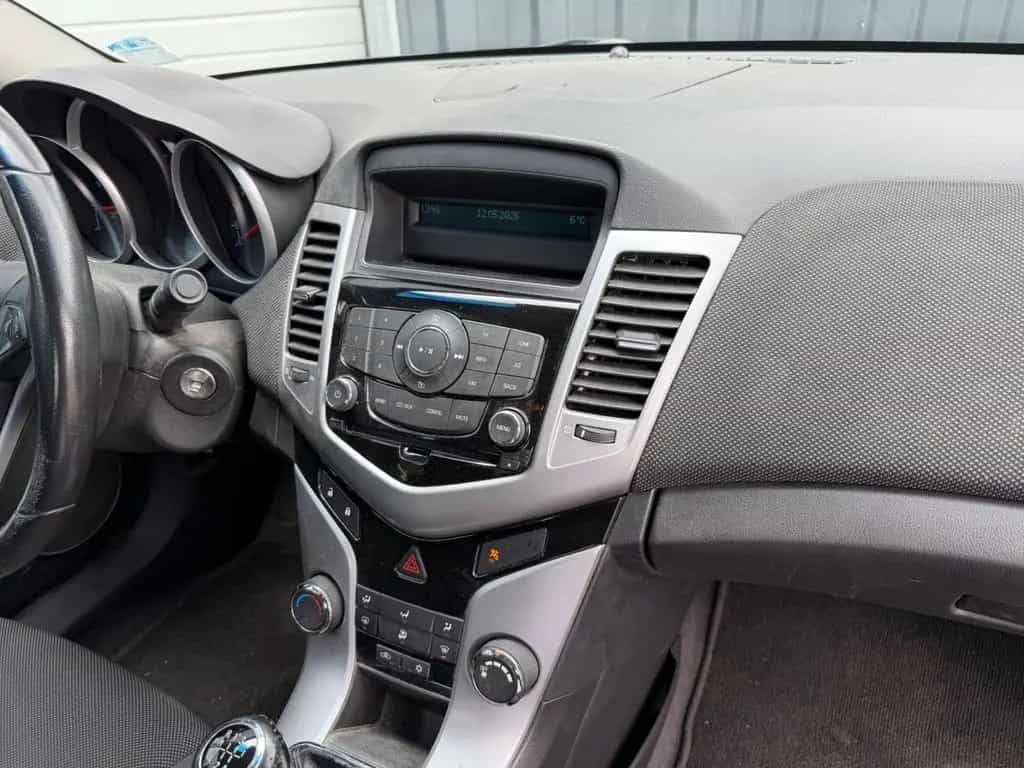 Chevrolet Cruze LT 1.6i*KLIMA*CD*ALUFELGEN*2. HAND*TÜV 02/2012-photo-6