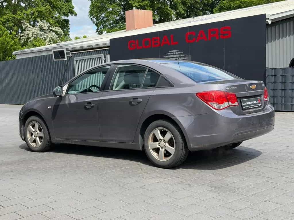 Chevrolet Cruze LT 1.6i*KLIMA*CD*ALUFELGEN*2. HAND*TÜV 02/2012-photo-9