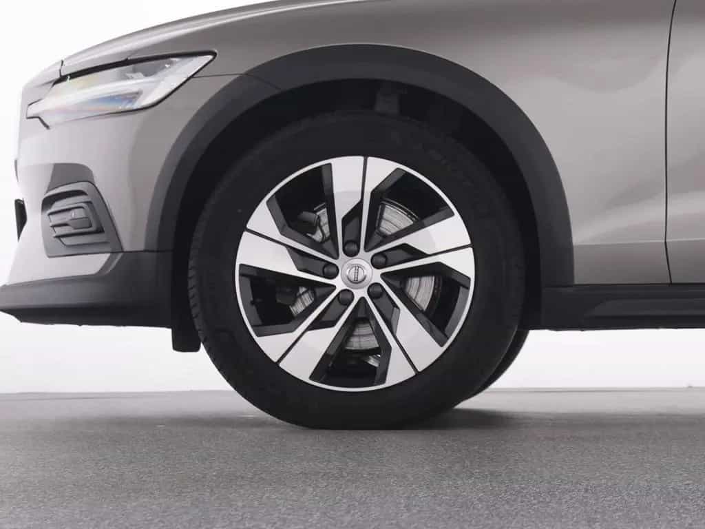 Volvo V60 Cross Country B4 AWD Pro+WinterPaket+GSD+PAP 12/2021-photo-19