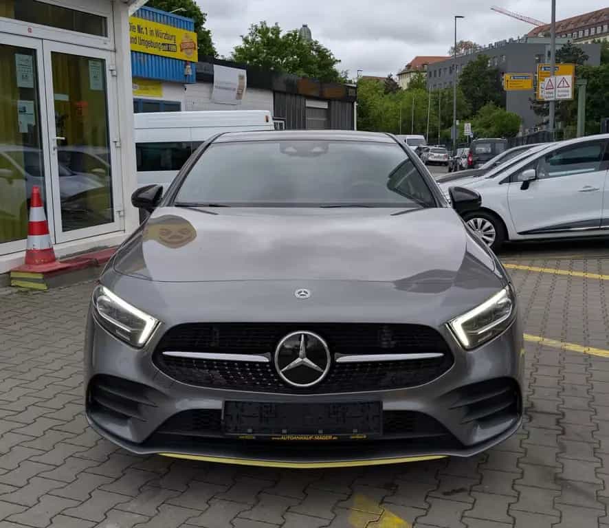 Mercedes-Benz A 250 4M Edition1 AMG*Night*Dis+*PANO*JungeStern 03/2019-photo-1