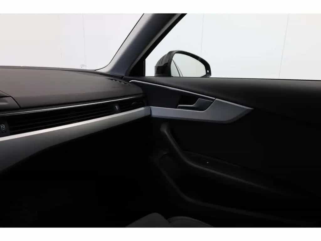 Audi A4 Avant 40 TFSI Advanced 10/2023-photo-18