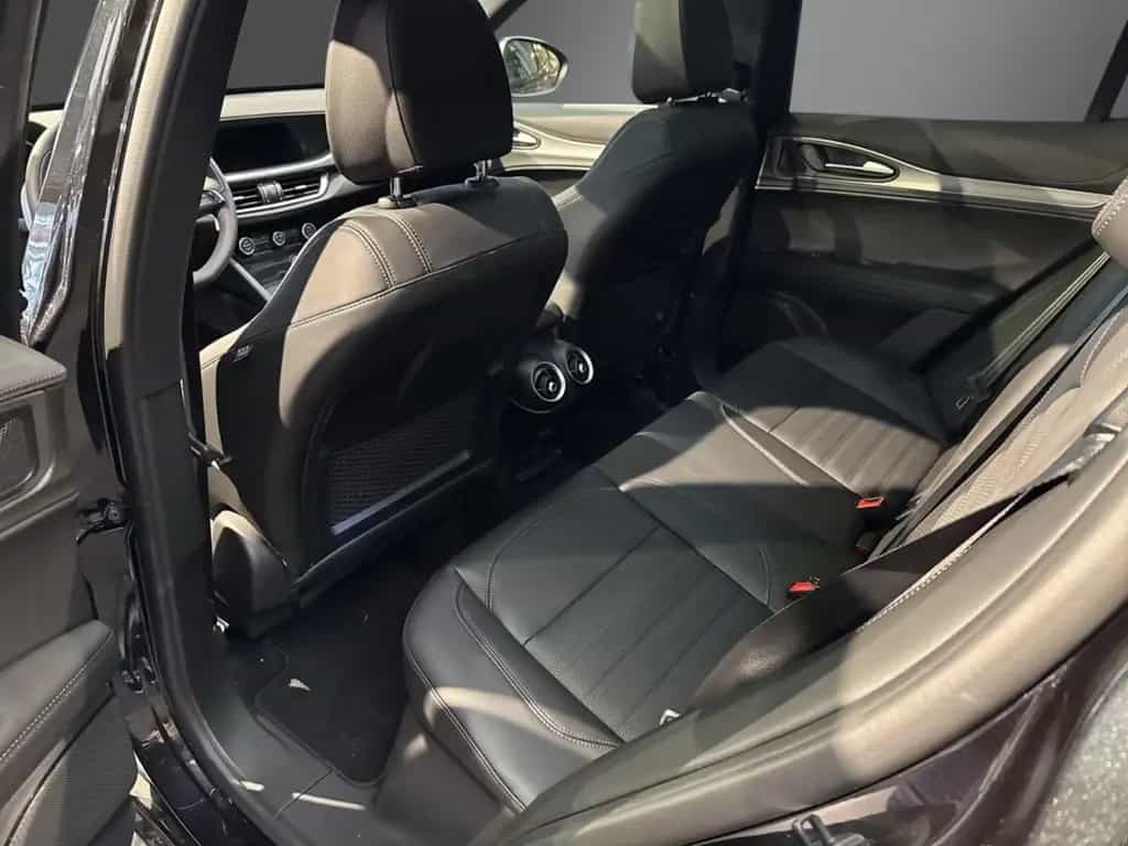 Alfa Romeo Stelvio Veloce Q4 2.0 - VOLL  AHK - 21 Zoll- SD 07/2025-photo-11