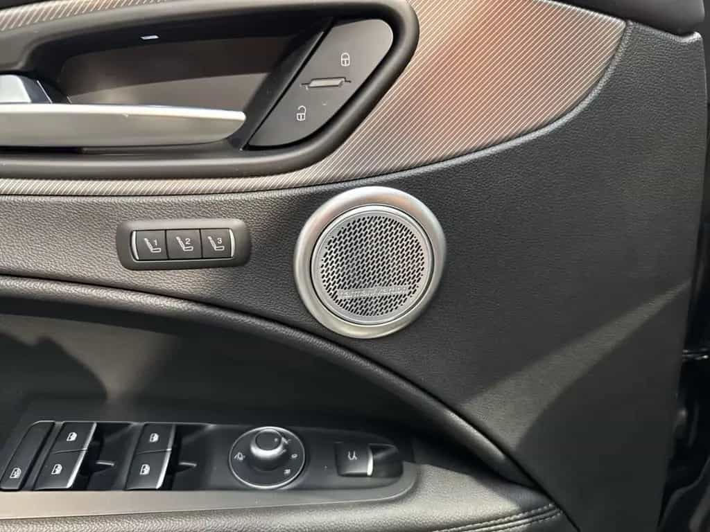 Alfa Romeo Stelvio Veloce Q4 2.0 - VOLL  AHK - 21 Zoll- SD 07/2025-photo-8
