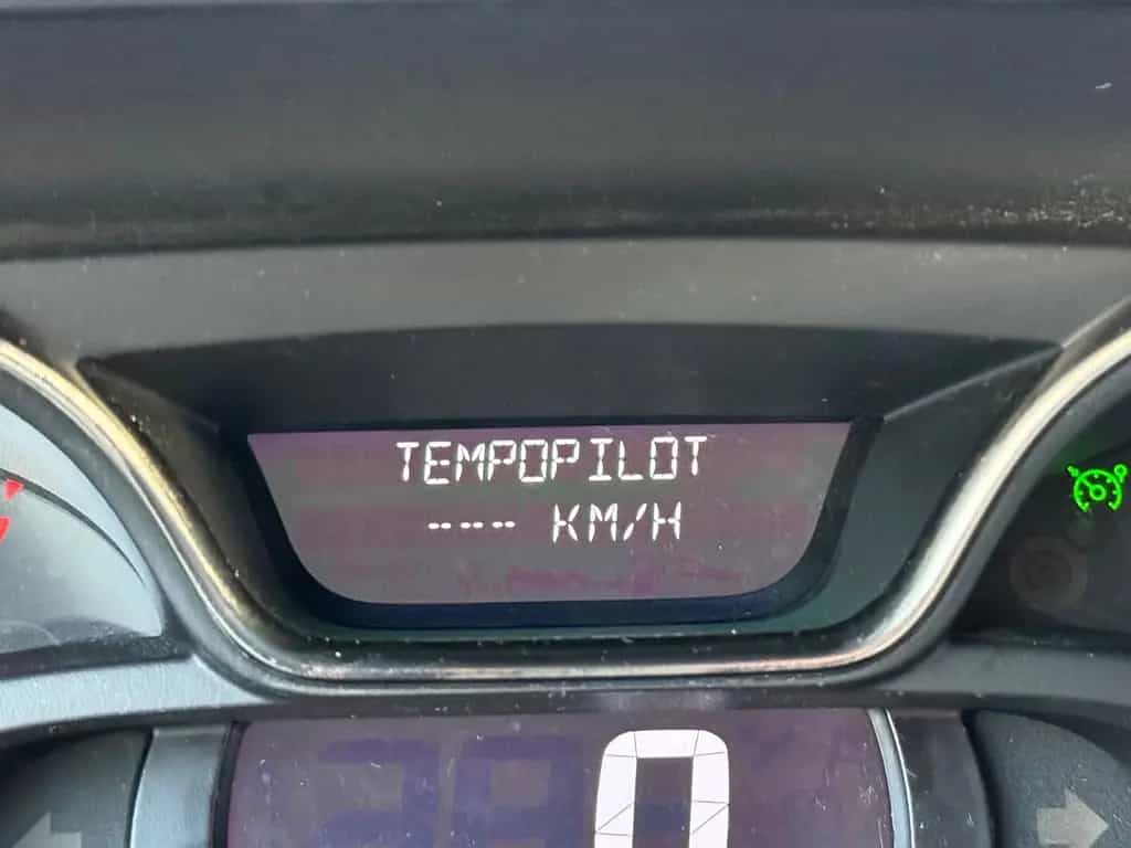 Renault Captur TCe 150 *NAVI*AHK*PDC*SHZ 06/2019-photo-15