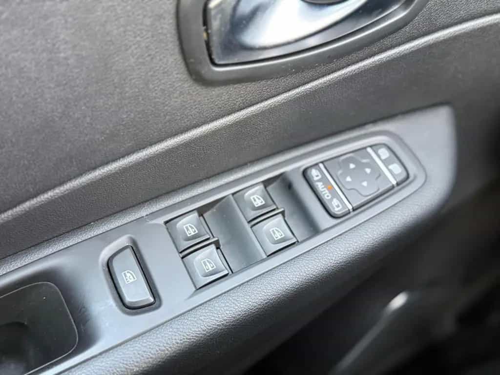 Renault Captur TCe 150 *NAVI*AHK*PDC*SHZ 06/2019-photo-18