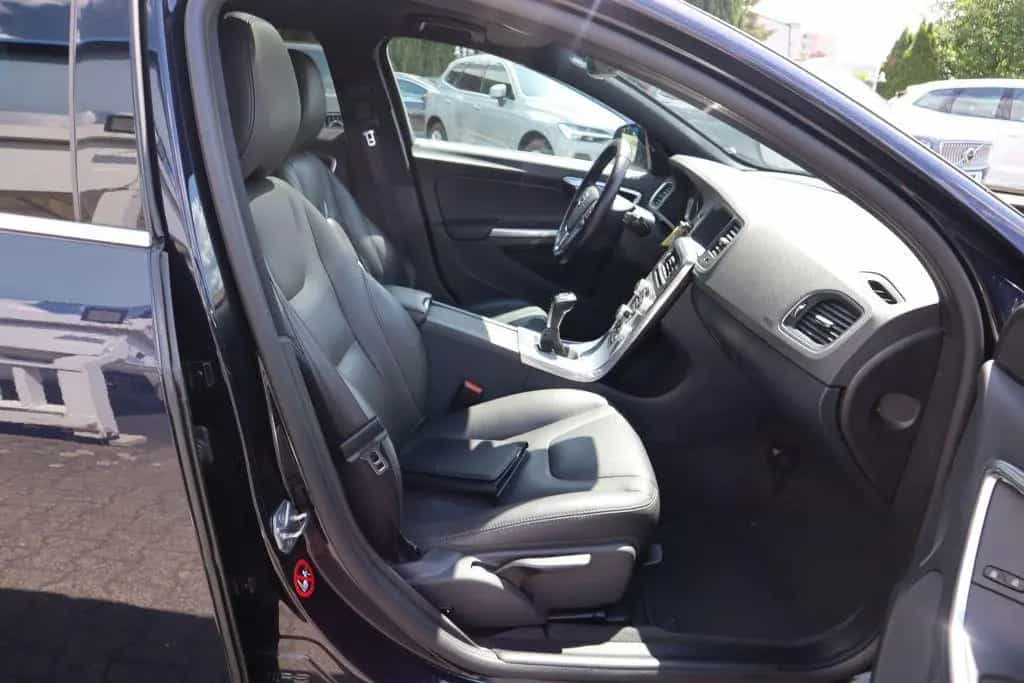 Volvo V60 T3 Summum|NAVI|R-CAM|ACC|PANO|XENON|LEDER| 12/2016-photo-13