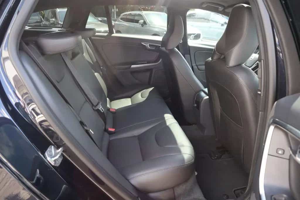Volvo V60 T3 Summum|NAVI|R-CAM|ACC|PANO|XENON|LEDER| 12/2016-photo-14