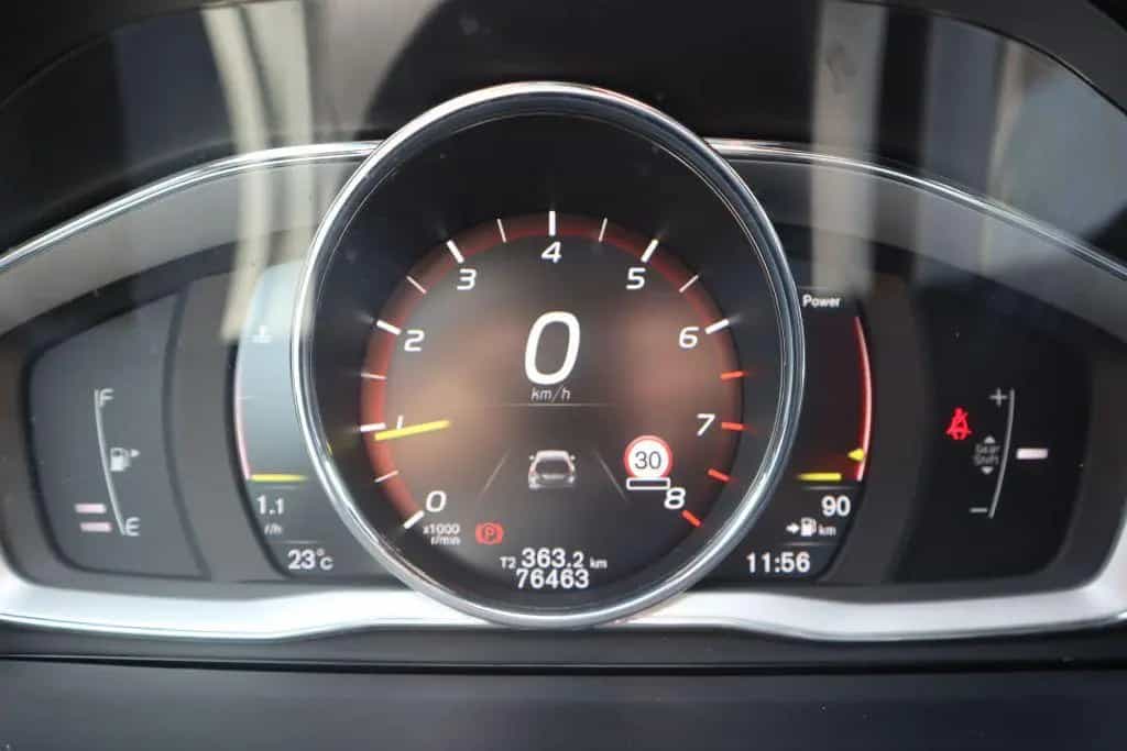 Volvo V60 T3 Summum|NAVI|R-CAM|ACC|PANO|XENON|LEDER| 12/2016-photo-18