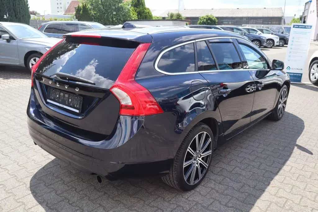 Volvo V60 T3 Summum|NAVI|R-CAM|ACC|PANO|XENON|LEDER| 12/2016-photo-6