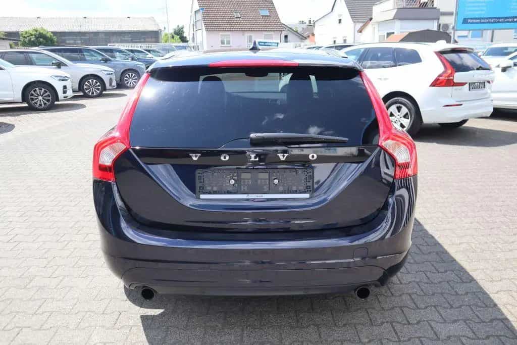 Volvo V60 T3 Summum|NAVI|R-CAM|ACC|PANO|XENON|LEDER| 12/2016-photo-7