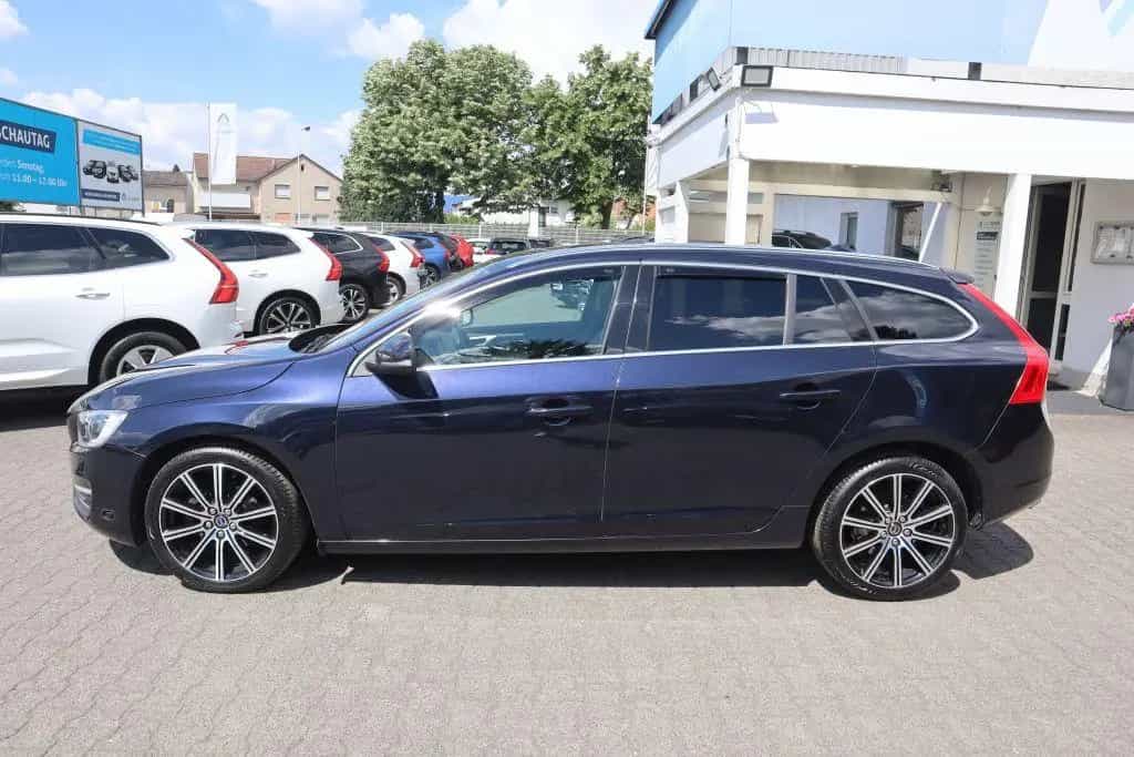 Volvo V60 T3 Summum|NAVI|R-CAM|ACC|PANO|XENON|LEDER| 12/2016-photo-9