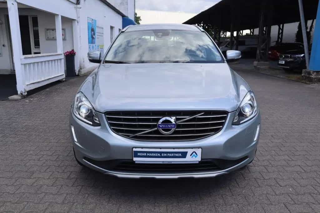 Volvo XC60 D4 Geartronic Summum|NAVI|XENON|R-CAM|LEDER 10/2017-photo-3