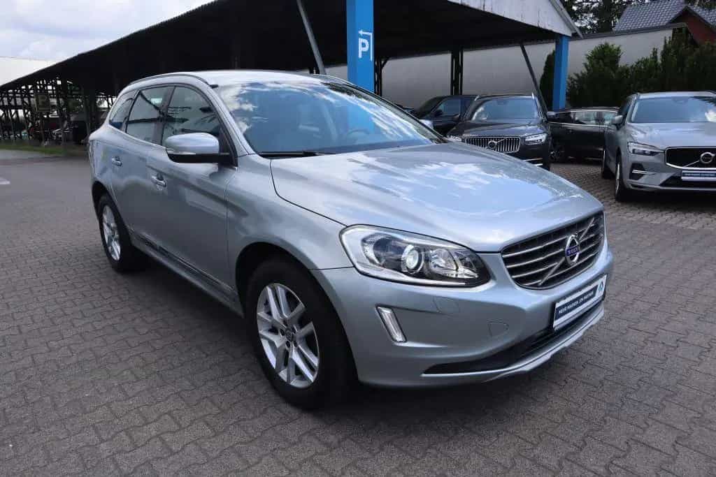 Volvo XC60 D4 Geartronic Summum|NAVI|XENON|R-CAM|LEDER 10/2017-photo-4