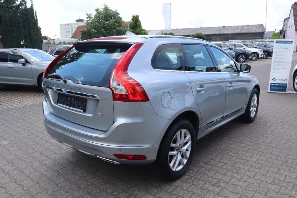 Volvo XC60 D4 Geartronic Summum|NAVI|XENON|R-CAM|LEDER 10/2017-photo-6
