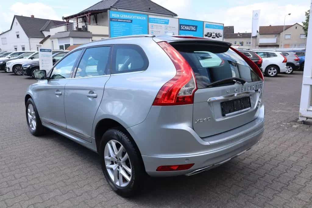 Volvo XC60 D4 Geartronic Summum|NAVI|XENON|R-CAM|LEDER 10/2017-photo-8