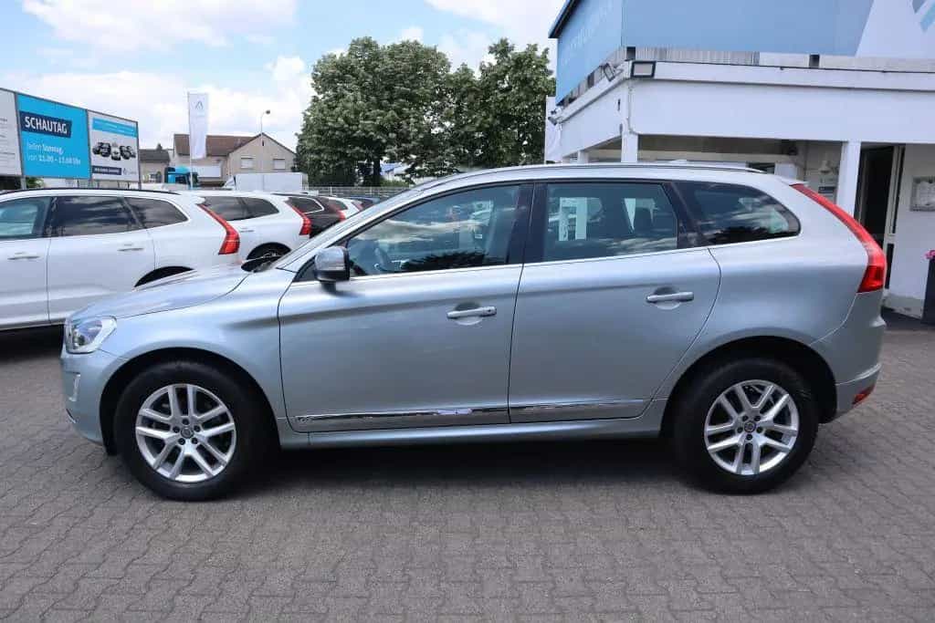 Volvo XC60 D4 Geartronic Summum|NAVI|XENON|R-CAM|LEDER 10/2017-photo-9